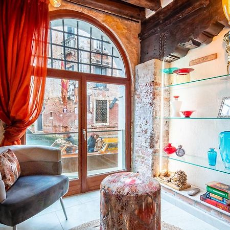 Casa Manina Sul Ponte - Your Private Canal View Венеция Екстериор снимка