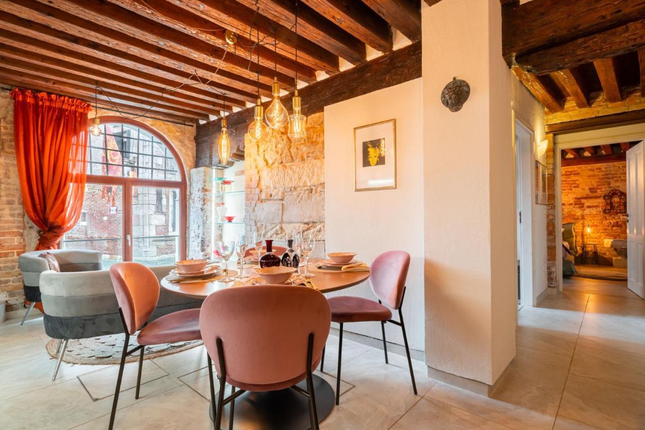 Casa Manina Sul Ponte - Your Private Canal View Венеция Екстериор снимка