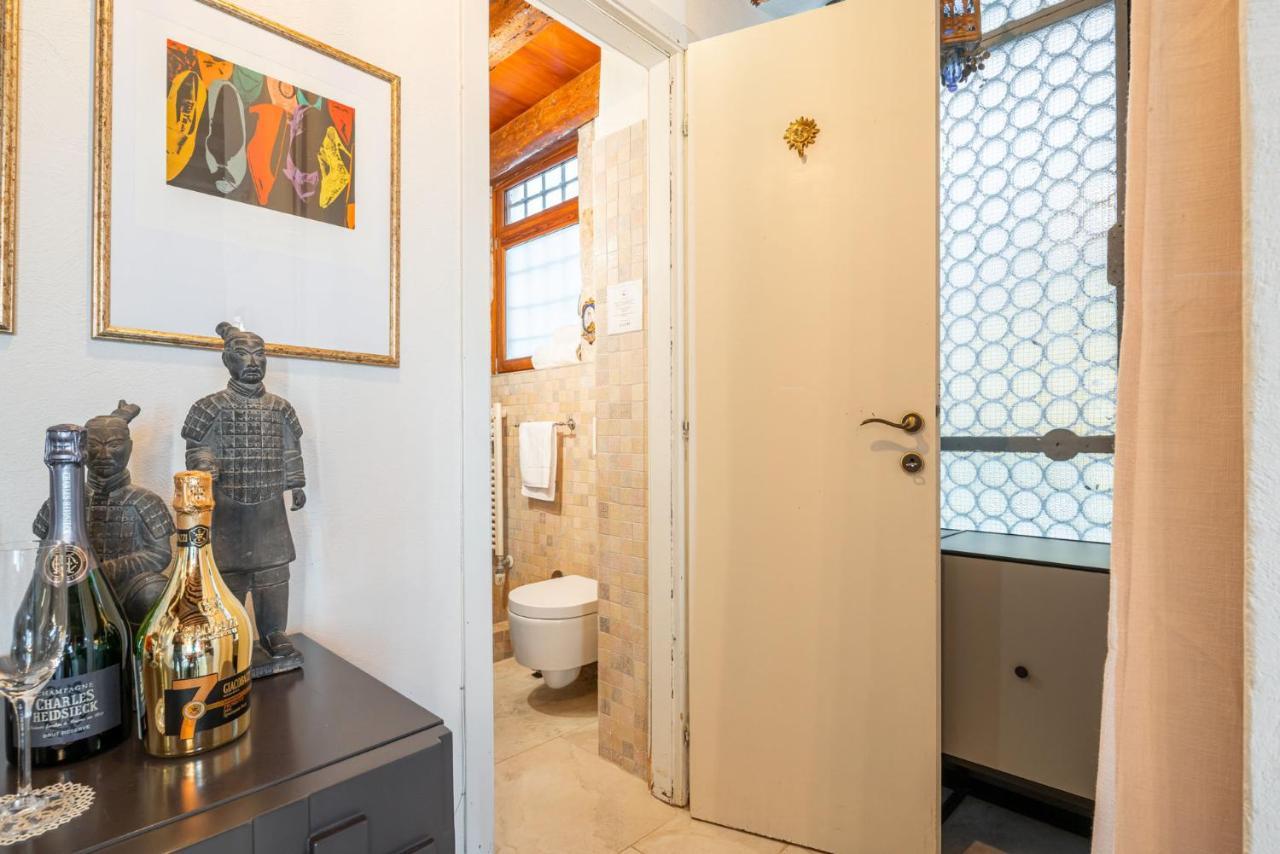 Casa Manina Sul Ponte - Your Private Canal View Венеция Екстериор снимка